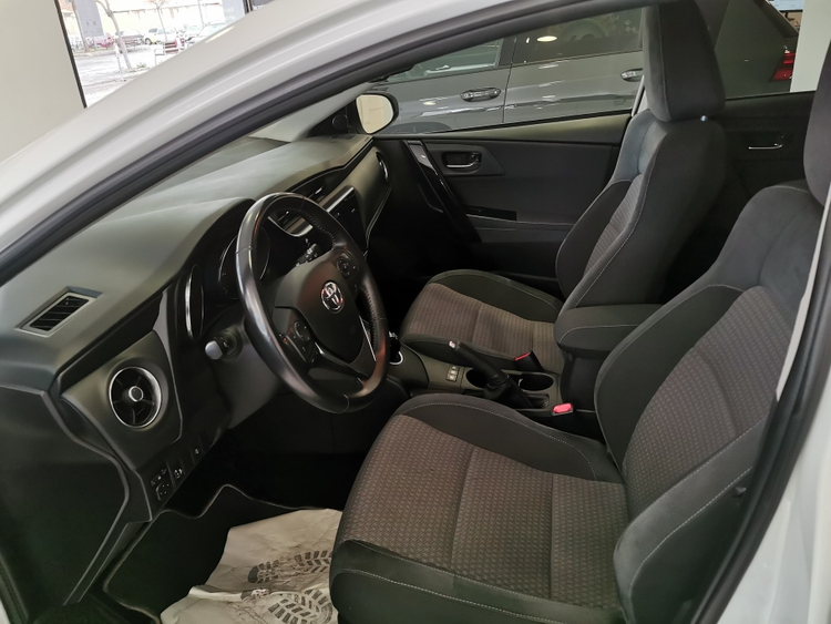 Toyota Auris Hybrid Feel! Edition foto 4