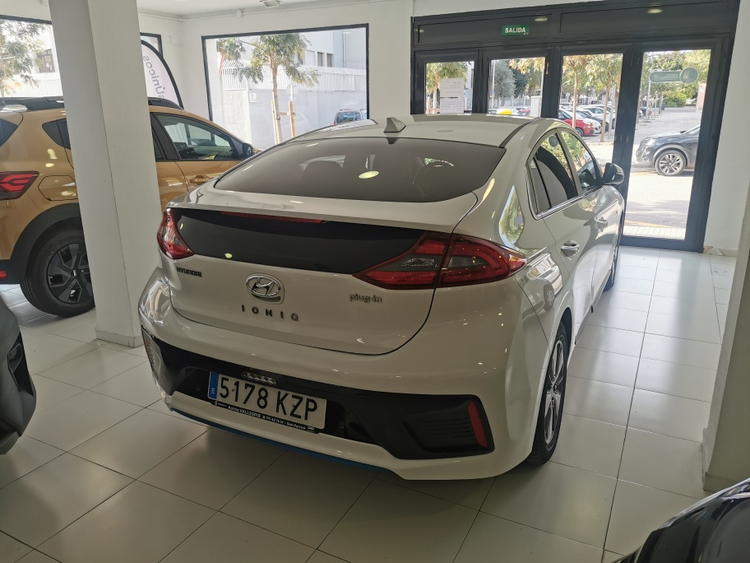 Hyundai IONIQ Style Plug-In Hybrid foto 3