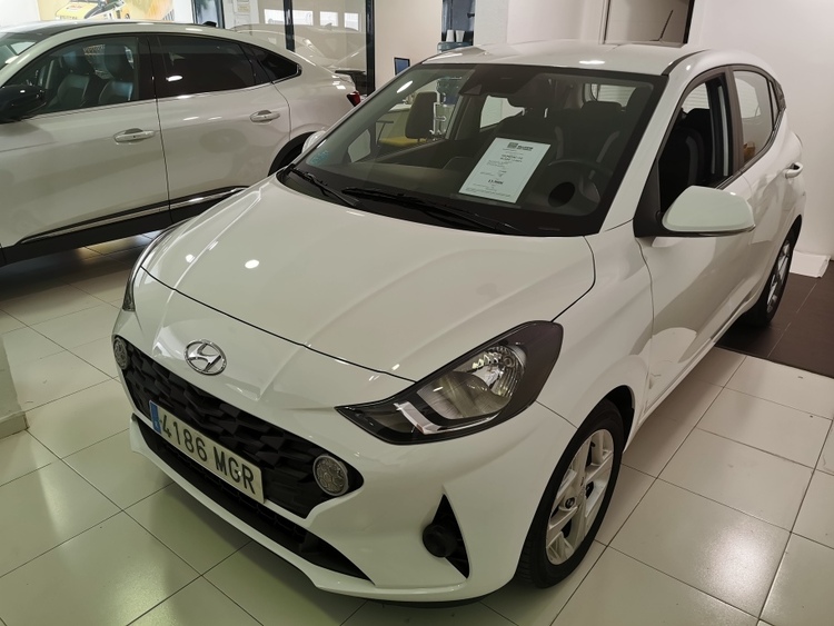 HYUNDAI i10 KLASS 1.0 65CV foto 2