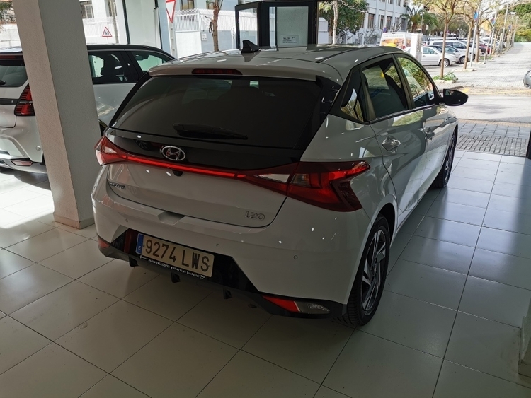 HYUNDAI i20 Tecno 1.0 TGDI 100cv foto 3