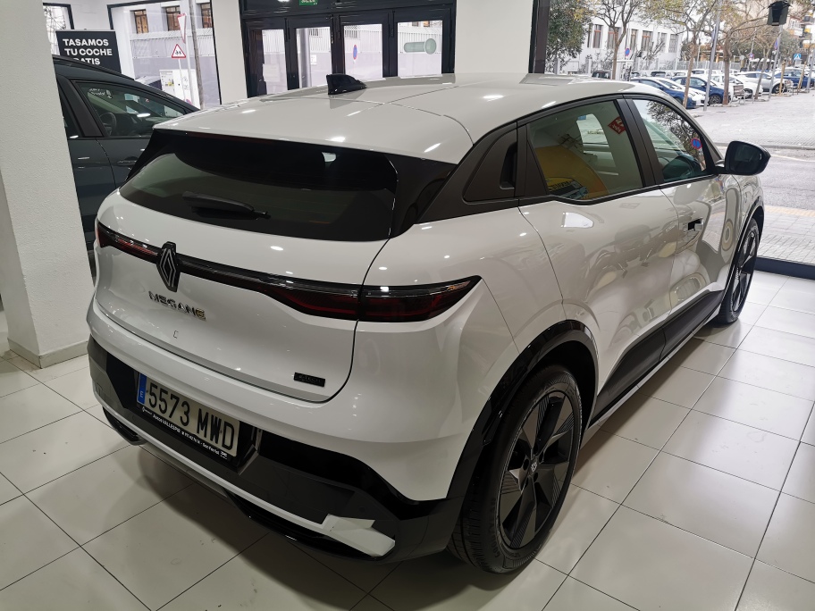 RENAULT MEGANE EVOLUTION E-TECH 130CV miniatura 3