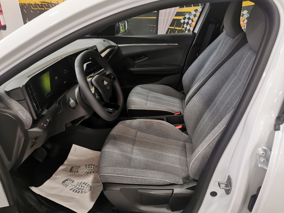 RENAULT MEGANE EVOLUTION E-TECH 130CV miniatura 4